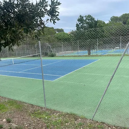 Appartamento Wifi Parking, Tennis, Piscine Au Mileu Des Golfs De Valescure Saint-Raphaël